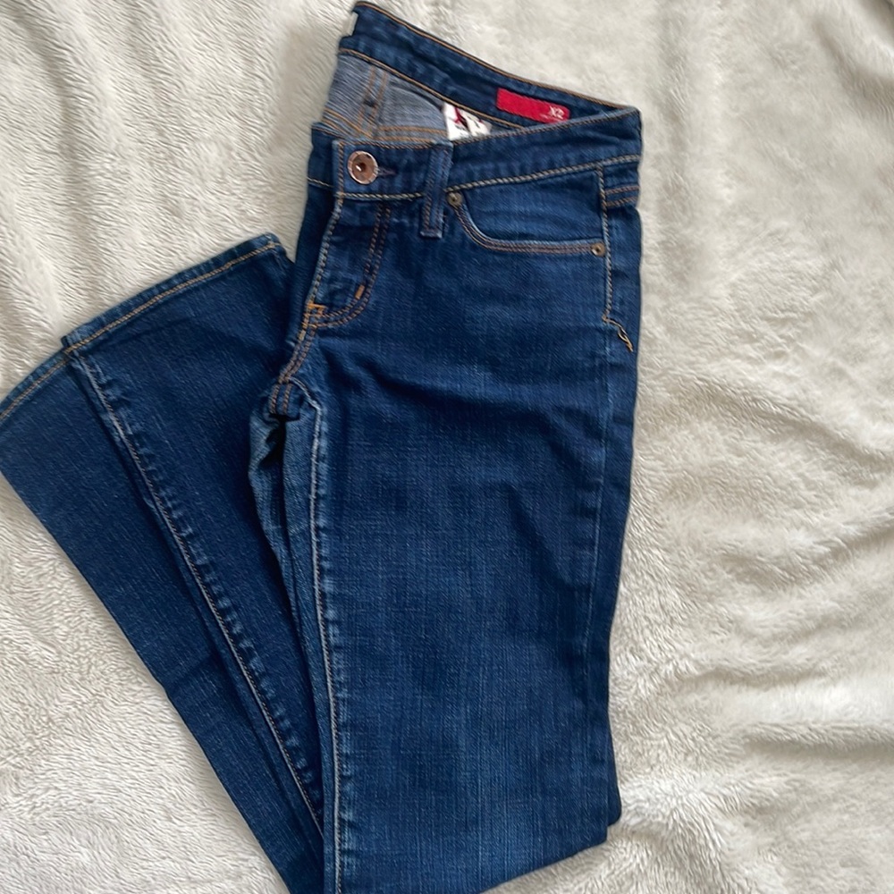Women’s dark blue skinny jeans